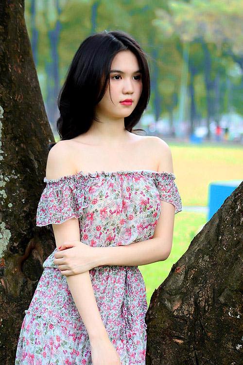 'Lục lọi' BST váy maxi lãng mạn của Ngọc Trinh - 13