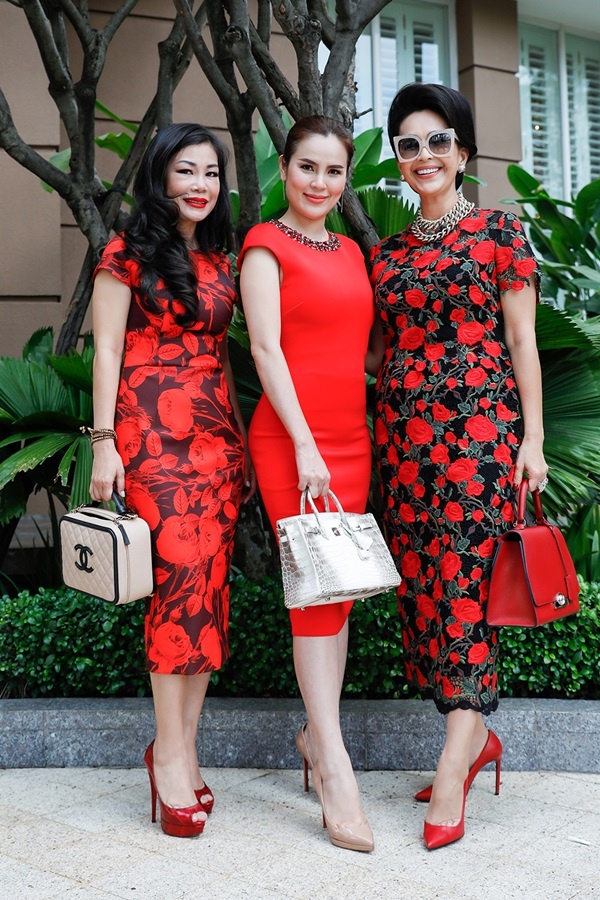 Diễm My, Kiều Khanh cùng diện đầm đỏ đi tiệc
